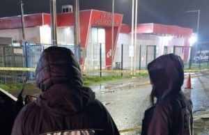 Mujer se encuentra en riesgo vital tras ser atacada a disparos en sector Boca Sur