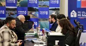 Municipio de Tomé y Bienes Nacionales impulsan regularización de terrenos para familias afectadas por incendio en Punta de Parra