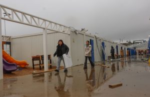 Autoridades monitorean sistema frontal y coordinan pronta reanudación de clases en Punta de Parra