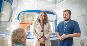 Refuerzan en Biobío llamado a vacunarse contra la influenza a adultos mayores