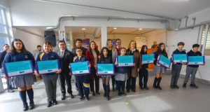 Junaeb inicia entrega de computadores a estudiantes de séptimo básico en Biobío