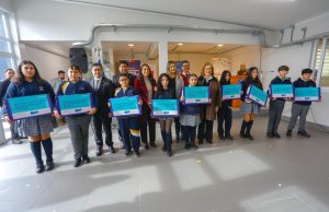 Junaeb inicia entrega de computadores a estudiantes de séptimo básico en Biobío