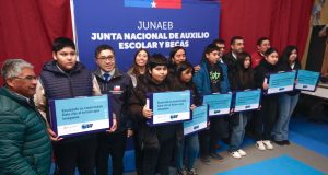 Alto Biobío recibe 85 computadores del programa Becas TIC