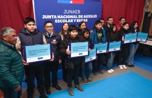 Alto Biobío recibe 85 computadores del programa Becas TIC