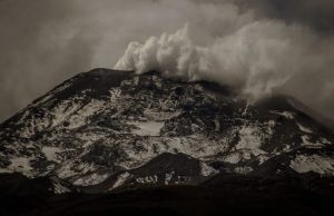 Decretan perímetro de seguridad en Nevados de Chillán tras aumento de actividad volcánica