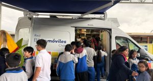 Bibliomóvil inicia ruta rural para acercar la lectura a comunidades del Biobío