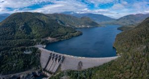 Central Pangue inicia maniobras de vertimiento por alto nivel del embalse: advierten posibles variaciones en el caudal del Biobío