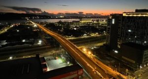 Puente Chacabuco entra en etapa final: realizan pruebas de iluminación y obra alcanza 90% de avance