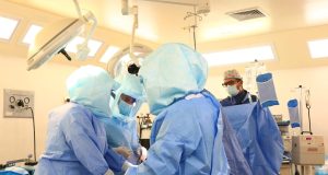Contraloría detecta que dos médicos becados en Biobío trabajaron menos de seis meses en seis años