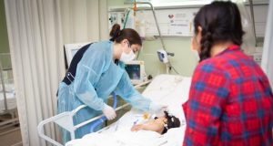 Minsal alerta por peak de hospitalizaciones pediátricas respiratorias y llama a reforzar la vacunación