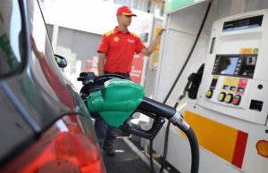 Anuncian alza en precio de combustibles: Bencinas subirán $34,8 y el diésel $97,4 desde este jueves