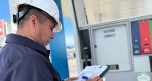 Fiscalización en Hualpén verifica que surtidores entreguen el volumen de combustible que pagan los clientes