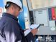 Fiscalización en Hualpén verifica que surtidores entreguen el volumen de combustible que pagan los clientes