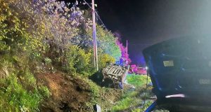 Dos menores permanecen en riesgo vital tras volcamiento en Ruta de la Madera
