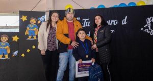 Niño de 5 años es premiado por revertir su baja asistencia escolar: viajará a conocer la NASA