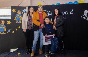 Niño de 5 años es premiado por revertir su baja asistencia escolar: viajará a conocer la NASA