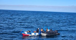 Persecución en el mar termina con cinco detenidos por extracción ilegal de locos en Isla Mocha