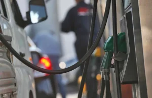 Anuncian fuerte alza de casi 40 pesos por litro en el valor de las bencinas