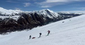 Rescatan con vida a persona tras caída de casi 500 metros en el volcán Antuco