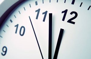 Cambio de hora: Chile adelanta sus relojes para dar inicio al horario de verano