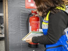 Autoridad sanitaria fiscaliza gimnasios en Biobío y abre sumario por deficiencias en vías de evacuación
