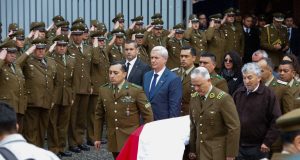 Presidente Kast participa en funeral del sargento Jaime Urrea en Los Ángeles