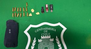 Gendarmería incauta municiones, pendrives y sustancias ilícitas tras intento de lanzamiento al interior del penal Biobío