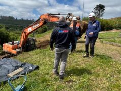 Inician trabajos para contener socavón que amenaza viviendas en Villa El Mirador de Arauco