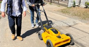 Minvu utiliza georradar y drones para monitorear la inestabilidad del terreno en Villa El Mirador de Arauco